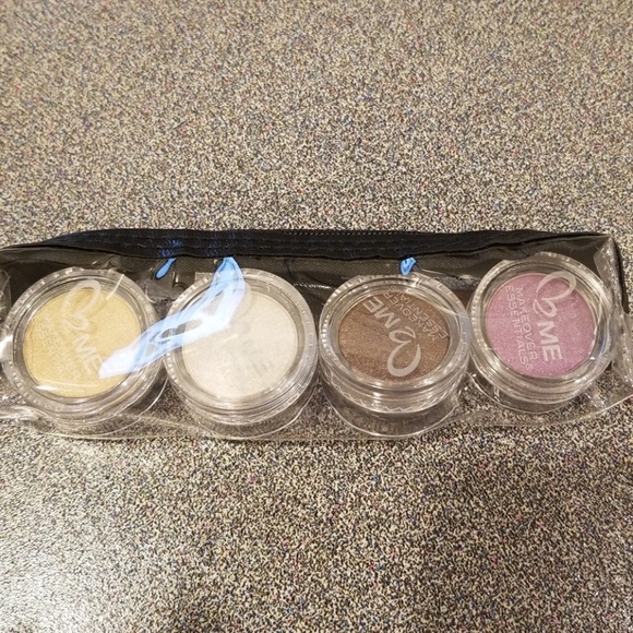 Eye Shadow Set - Picture 3 of 3